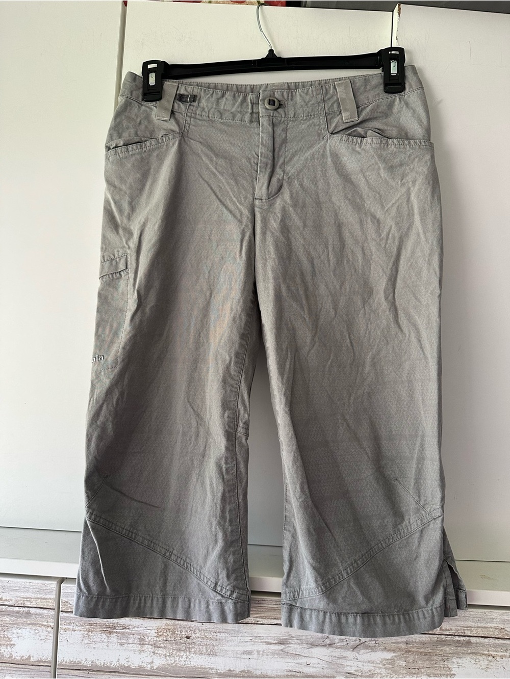 🩶 Patagonia Cropped Hiking Pants Size 8 Gray Organic Cotton